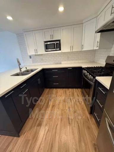 Main picture of 1720 Melrose Ave
