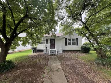 Main picture of 1115 4th Ct W