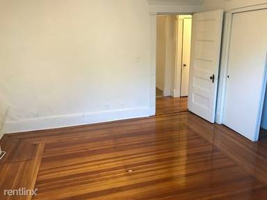 Main picture of 1595 Beacon St