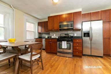 Main picture of 35 Dwight St