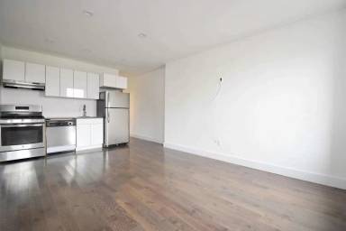 Main picture of 3620 Broadway