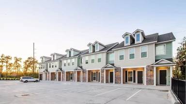 Main picture of 3105 Green St