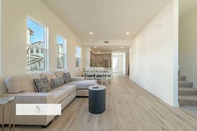 Main picture of 126 N New Ave