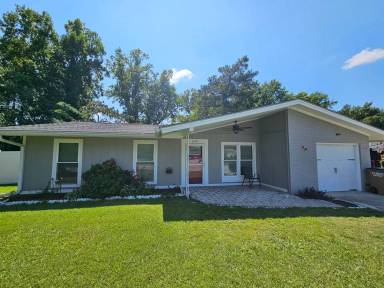 Main picture of 409 Shamrock Dr