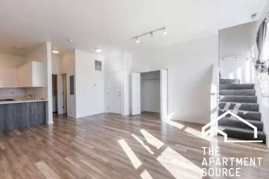 Main picture of 2700 W North Ave