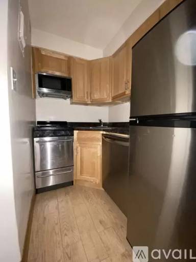 Main picture of 308 W 73rd St