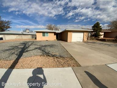 Main picture of 4921 Golden Thread Dr NE