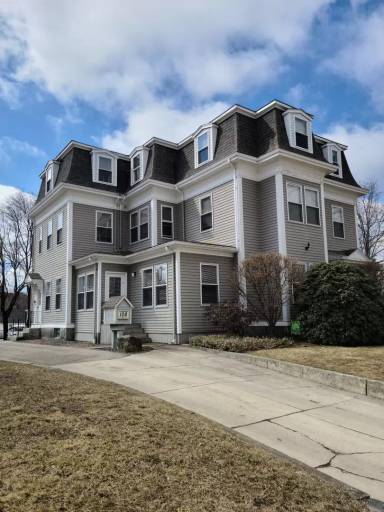 Main picture of 108 N Main St