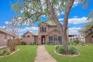 Main picture of 2717 Canyon Oaks Ct