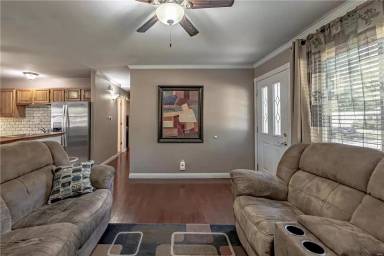 Main picture of 1687 Coachway Ln