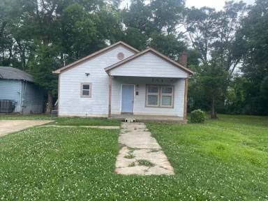 Main picture of 137 Sivley Ave