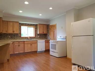 Main picture of 23432 Elm Ave
