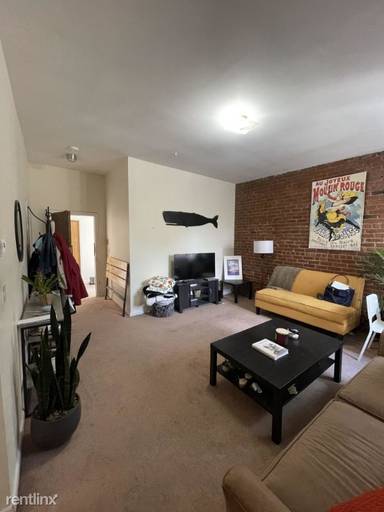 Main picture of 11 Stearns Rd