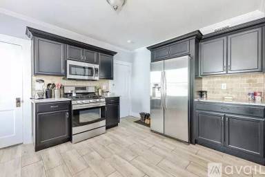 Main picture of 55 Whitten St