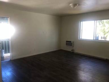 Main picture of 33 Arcade Blvd