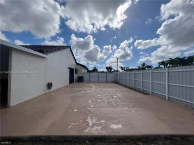 Main picture of 18320 SW 142nd Pl