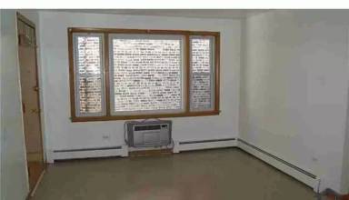 Main picture of 10955 S Vernon Ave