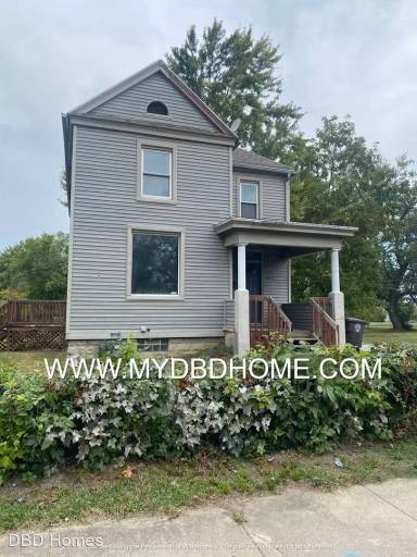 Main picture of 2542 Holton Ave