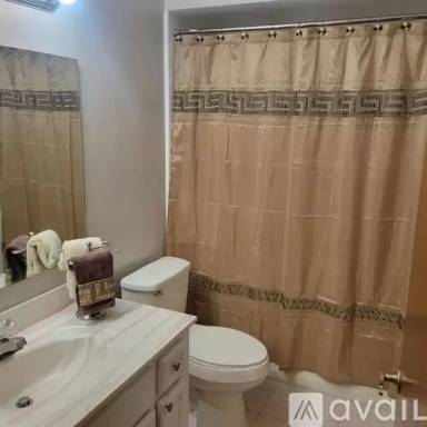 Main picture of 100 Kings Point Ct