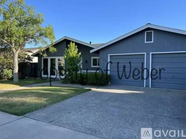 Main picture of 747 Evergreen Way