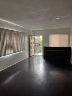 Main picture of 1460 N Eastern Ave