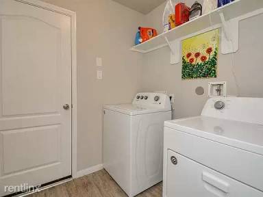 Main picture of 3327 Voyager Dr