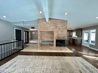 Main picture of 2913 W Oak St