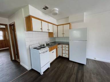 Main picture of 905 W A St