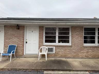 Main picture of 1137 W Main St