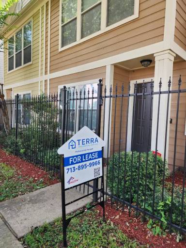 Main picture of 1410 Ennis St