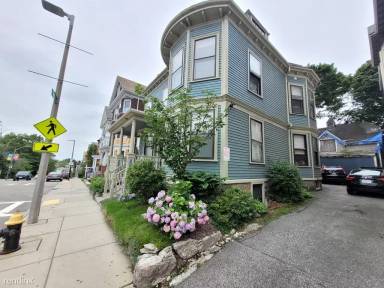Main picture of 126 Calumet St