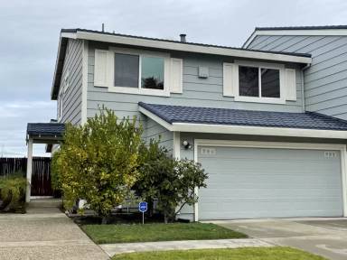 Main picture of 125 Shoreline Dr