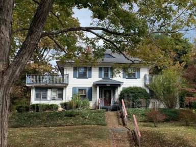 Main picture of 105 Edwin Pl