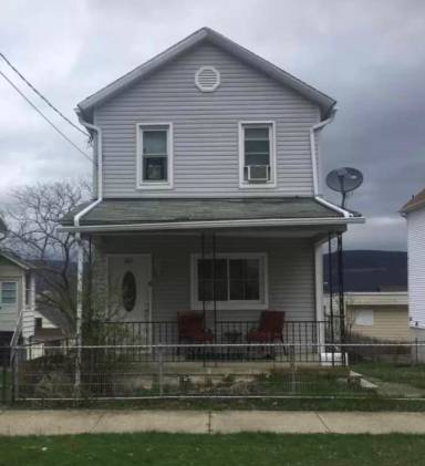 Main picture of 382 E Grove St