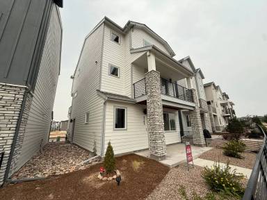 Main picture of 2143 Arikaree Hts