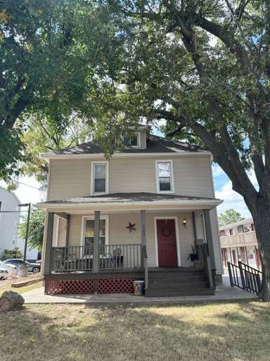 Main picture of 819 S Jefferson Ave