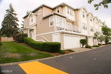 Main picture of Centrally Located Bellevue Townhome in College Hill