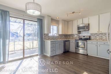 Main picture of 925 NW 61st St