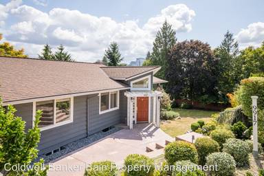 Main picture of 9917 NE 16th Pl