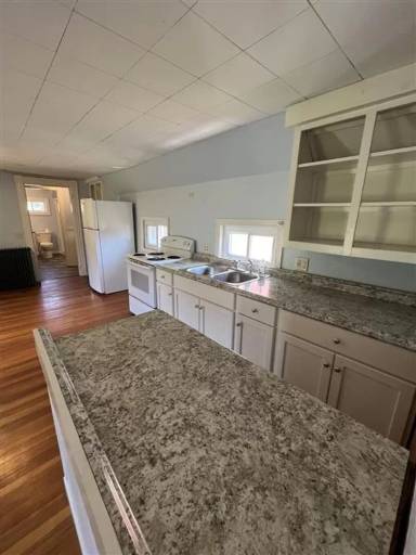 Main picture of 21 Reynolds Ln