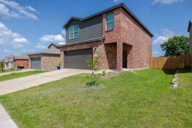 Main picture of 640 Aqueduct Dr