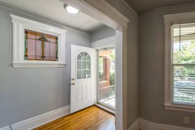 Main picture of 5234 Commonwealth St