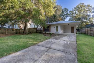 Main picture of 558 Bellangee Ave