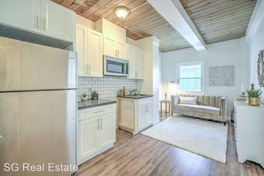 Main picture of 2521 Regent St