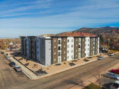 Main picture of 104 N 400 W