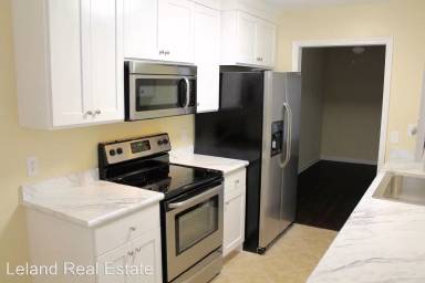 Main picture of 2400 Julie Ct