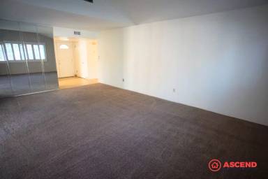 Main picture of 305 Carr St