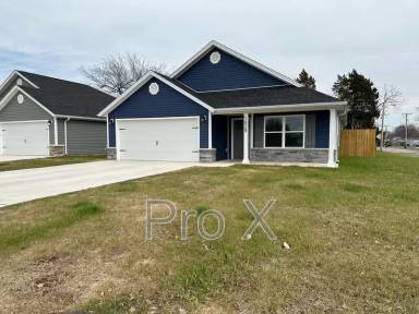 Main picture of 1029 S Porter Ave