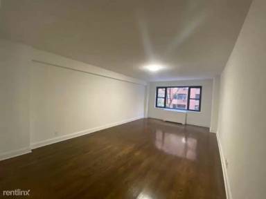Main picture of Sutton Town House