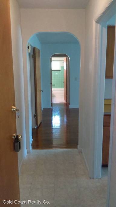 Main picture of 910 Cherry Dr
